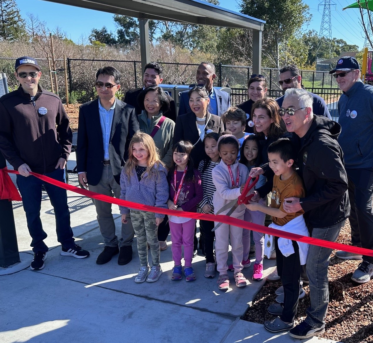 AD21 Papan Ribbon Cutting Photo